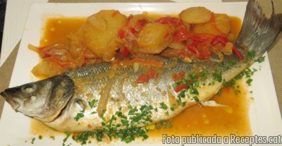 Recepta de cuina de Llobarro al forn amb patates