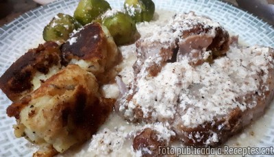 Recepta de cuina de Llom sencer al forn amb ametlles i llet