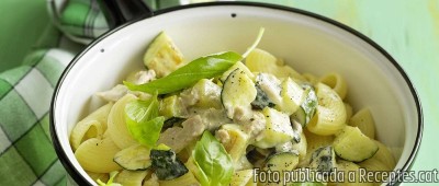 Recepta de cuina de Macarrons corbats, amb estofat de carabassó