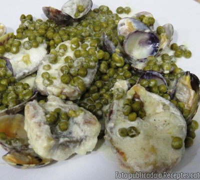 Recepta de cuina de Mussola al cava amb cloïsses i pèsols