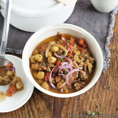 Recepta de cuina de Olla de cigrons amb pebrots i carn picada