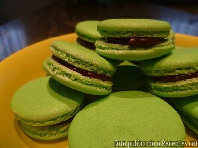 Macarons amb xocolata i menta