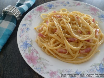 Tallarines a la carbonara italiana