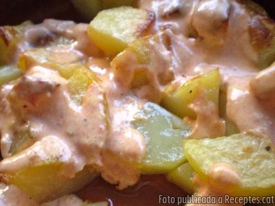 Patates amb salsa picant