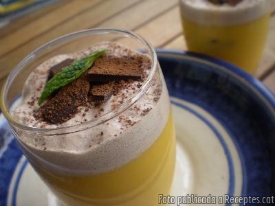 Crema de taronja amb nata i cacau