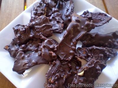 Tires de taronja confitada amb xocolata