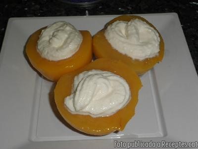 Préssec en almívar amb crema de mató