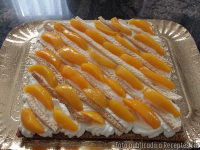 Coca de nata i préssec