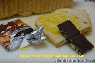 Pa amb oli i xocolata d´ametlles