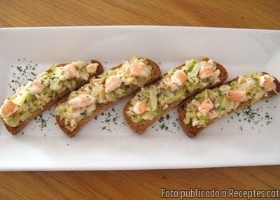 Recepta de cuina de Pa de motlle amb gambas