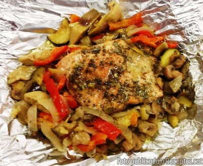 Recepta de cuina de Papillote de salmó amb verdures/hortalisses
