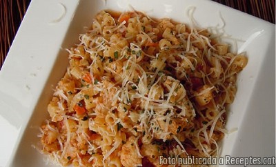 Pasta amb coliflor i cigrons