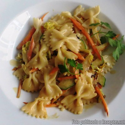 Recepta de cuina de Pasta amb hortalisses i soja