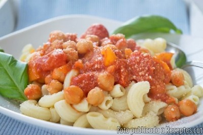 Recepta de cuina de Pasta amb salsa de mongeta i cigró