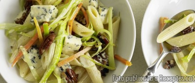 Recepta de cuina de Pasta amb verdures, formatge Rocafort i nous peca'ns