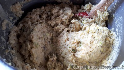 Recepta de cuina de Pastis de festucs i semolina amb aigua de roses