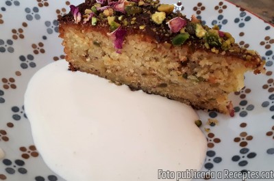 Recepta de cuina de Pastis de festucs i semolina amb aigua de roses