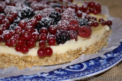 Recepta de cuina de Pastís de galetes, crema i fruits vermells