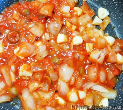 Recepta de cuina de Peus de porc amb naps negres i cigrons