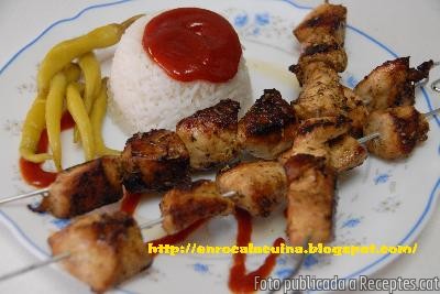 Pintxos de pollastre a les espècies