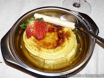 Recepta de cuina de Pinya cremada al whisky amb crema cremada