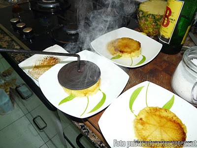 Recepta de cuina de Pinya cremada al whisky amb crema cremada