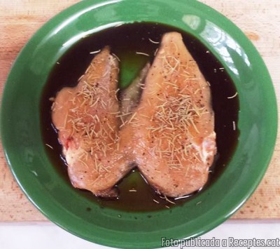 Recepta de cuina de Pit de pollastre a la soja i romaní