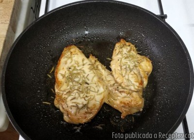 Recepta de cuina de Pit de pollastre a la soja i romaní