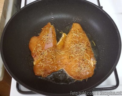 Recepta de cuina de Pit de pollastre a la soja i romaní