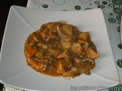 Recepta de cuina de Sèpia amb patates i musclos