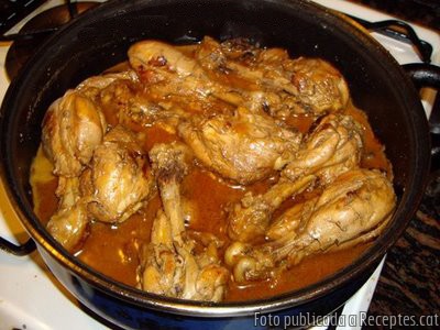 Recepta de cuina de Pollo al vino tinto con verduras