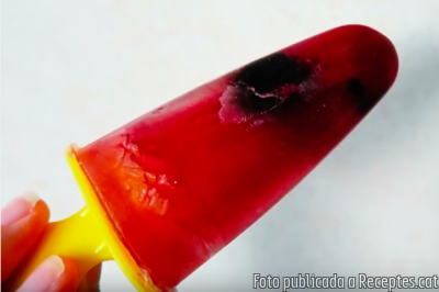 Recepta de cuina de Popsicles de fruites del bosc