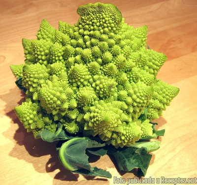 Recepta de cuina de Romanesco al vapor amb patates i mongetes verdes