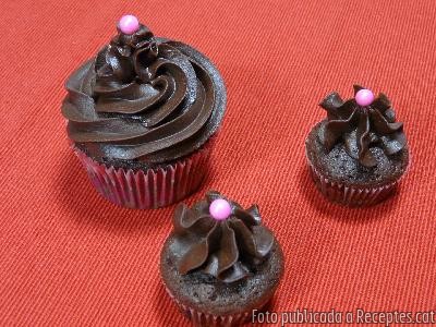 Recepta de cuina de Cupcakes Sacher (Pastís Sacher en miniatura)