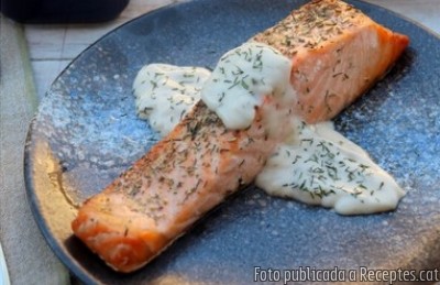 Recepta de cuina de Salmó a l'anet amb la fregidora d'aire