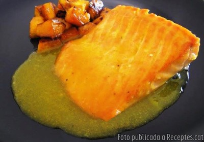 Recepta de cuina de Salmó en salsa de cítrics amb daus de carbassa