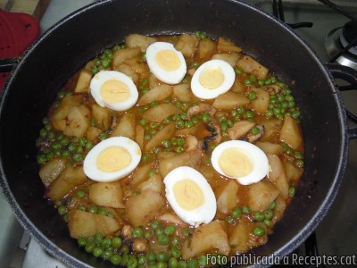 Recepta de cuina de Sèpia amb pèsols i patates