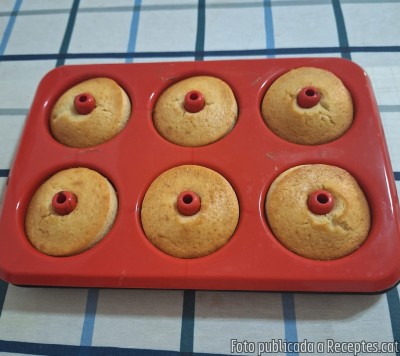 Recepta de cuina de Sis Dònuts casolans grans