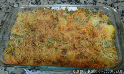Recepta de cuina de Sofregit de bajoques, patata i pastanaga gratinat al forn