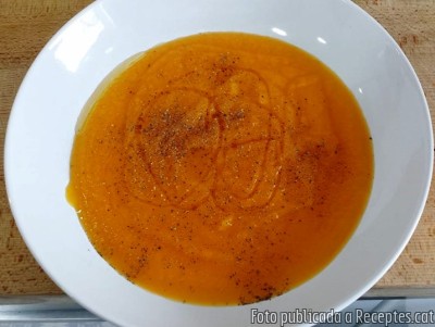 Recepta de cuina de Sopa de carbassa i ceba confitada