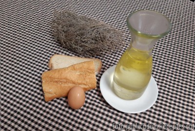 Recepta de cuina de Sopes de farigola, amb ous batuts