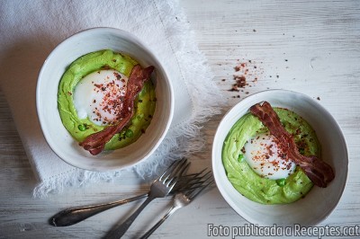 Recepta de cuina de Stundenei mit Erbsenpüree