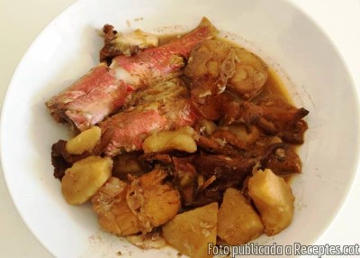 Recepta de cuina de Suquet de rap i molls, amb rossinyols i pols de ceps