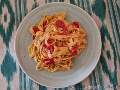 Recepta de cuina de Tagliatele amb cherrys i gorgonzola