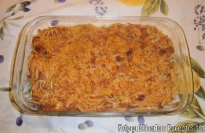 Recepta de cuina de Tallarins gratinats al forn amb pernil salat