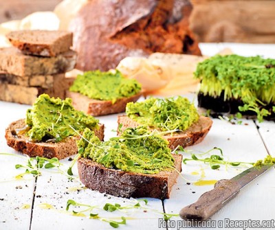 Recepta de cuina de Tapenade de pèsols i ametlles