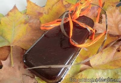 Torró de trufa i gelée de cireres al amaretto