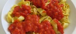 Tortellini frescos de pernil curat amb salsa napolitana