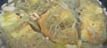 Bacallà amb ceba caramel·litzada i mongetes seques