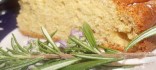 Pà de pessic al romaní i oli d'oliva